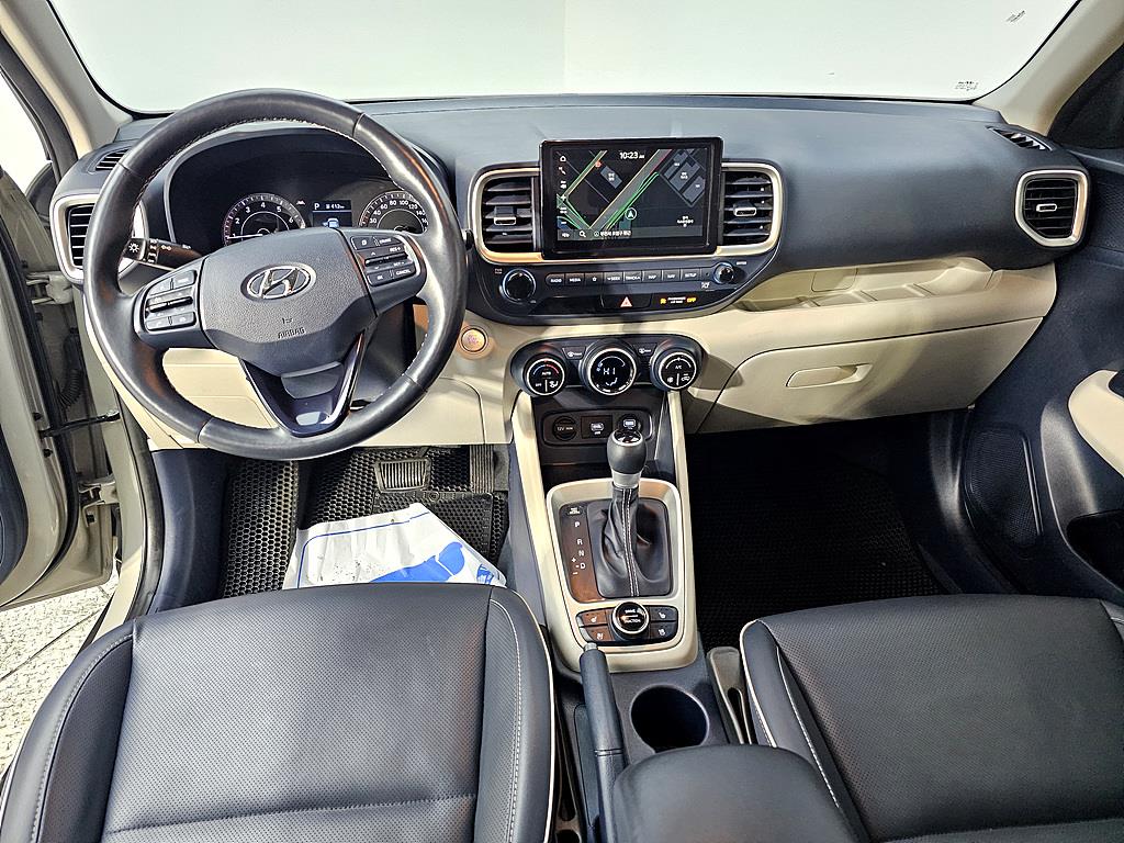 HYUNDAI Venue - Vista 5
