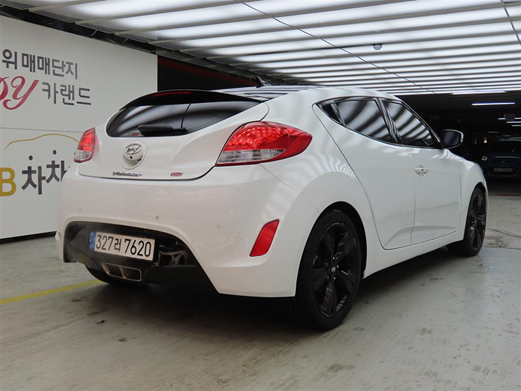 HYUNDAI Veloster - Vista 4