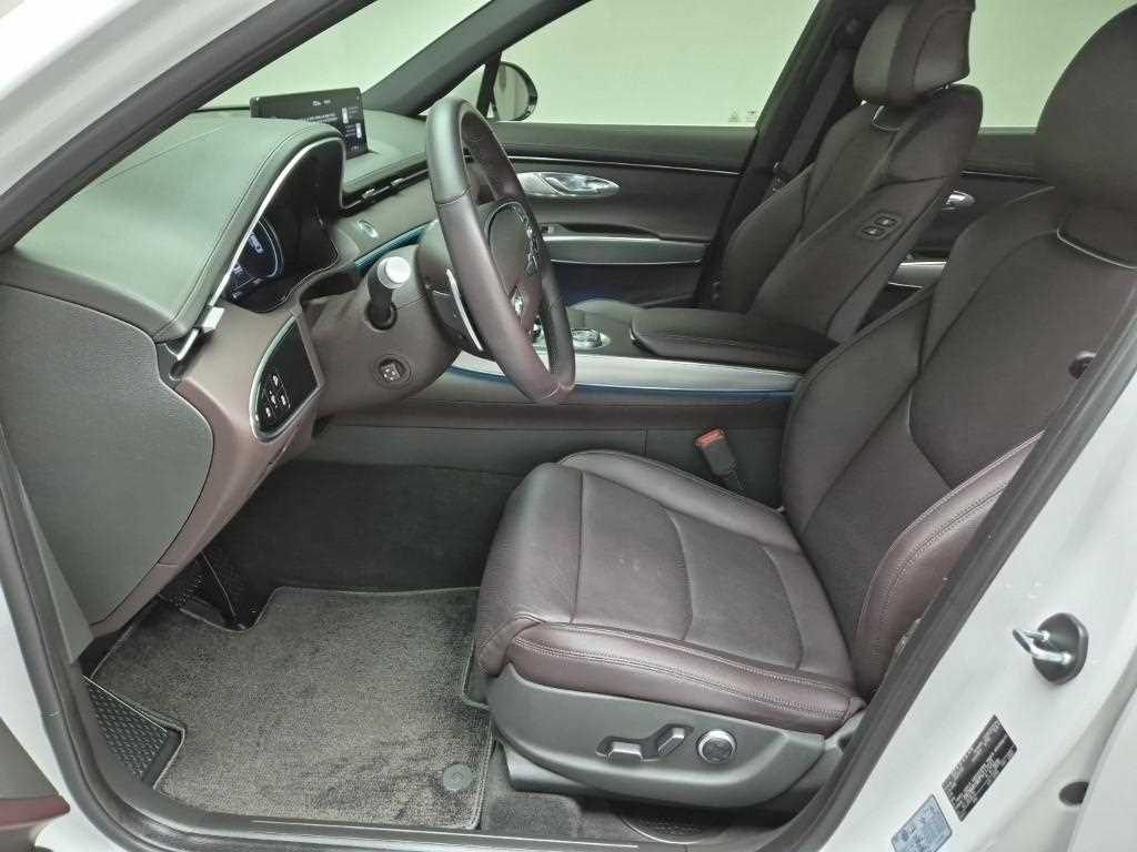 Genesis GV70 - Vista 11