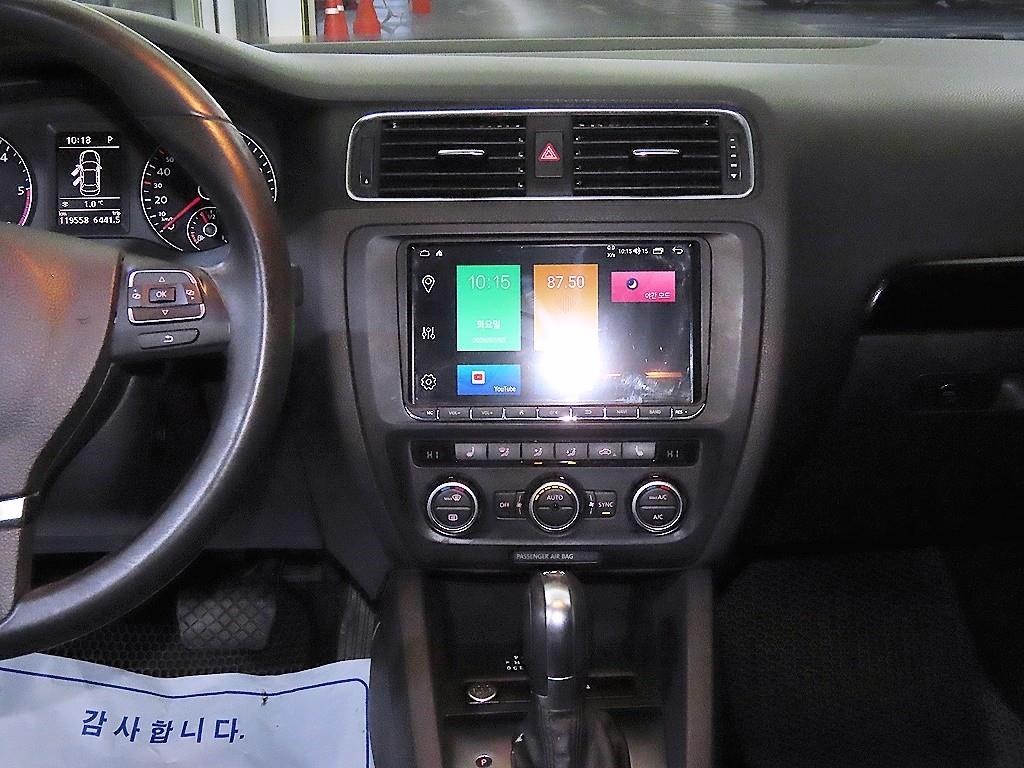 Volkswagen Jetta - Vista 11