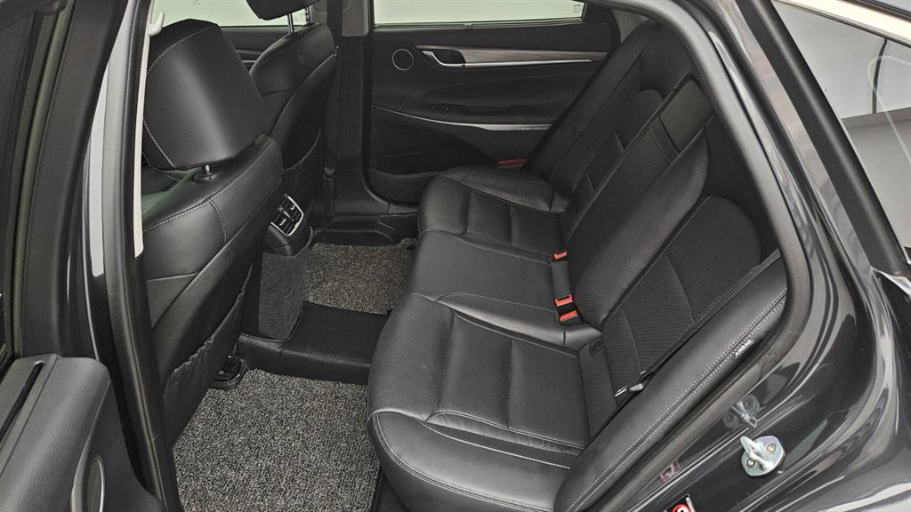 HYUNDAI Grandeur - Vista 6