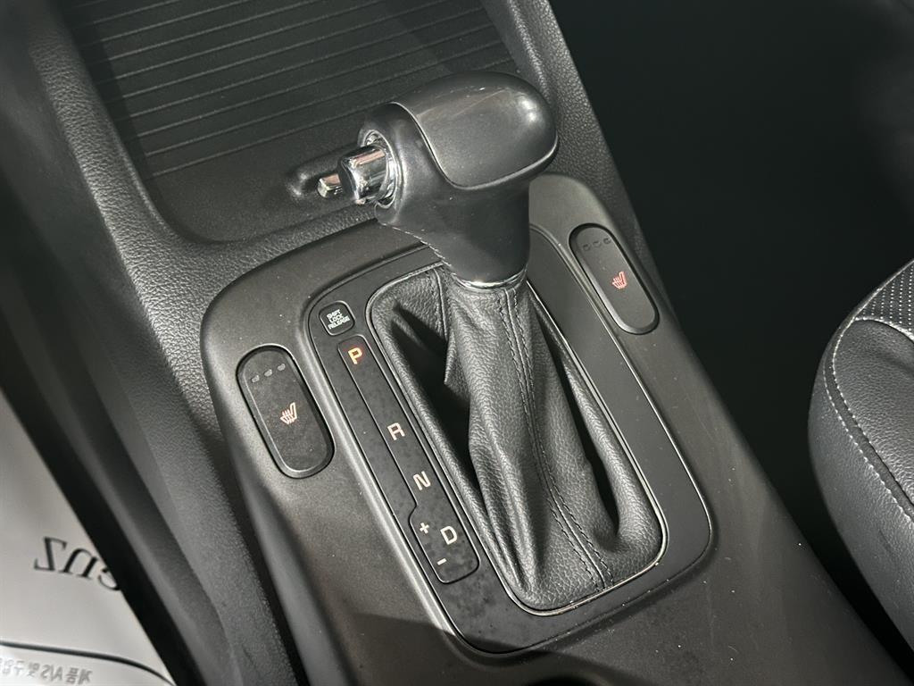 KIA K3 2013 Blanco - Importación desde Corea - HF Imports Iquique - Foto 17