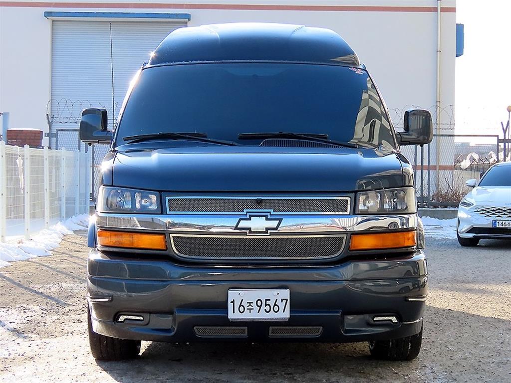 Chevrolet Express van 2017 Gris - Importación desde Corea - HF Imports Iquique - Foto 1