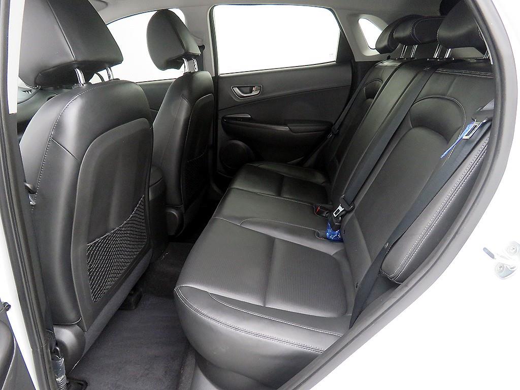 HYUNDAI Kona - Vista 7