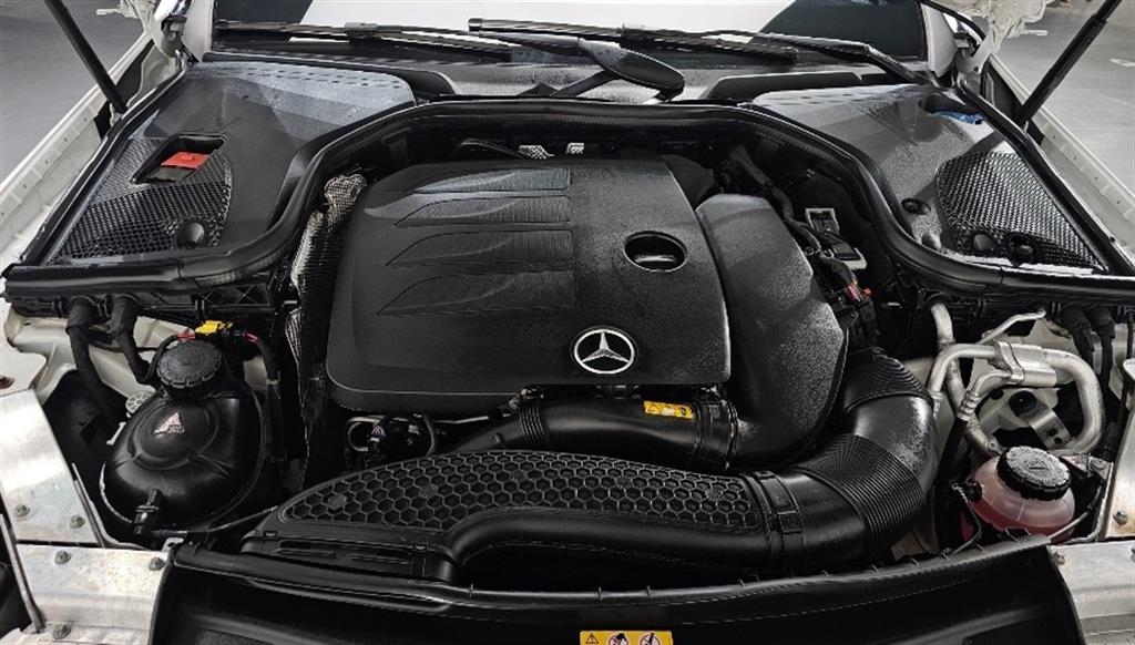 Mercedes Benz E class - Vista 6