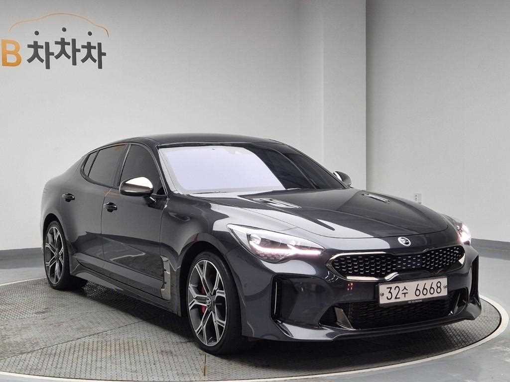 KIA Stinger - Vista 4