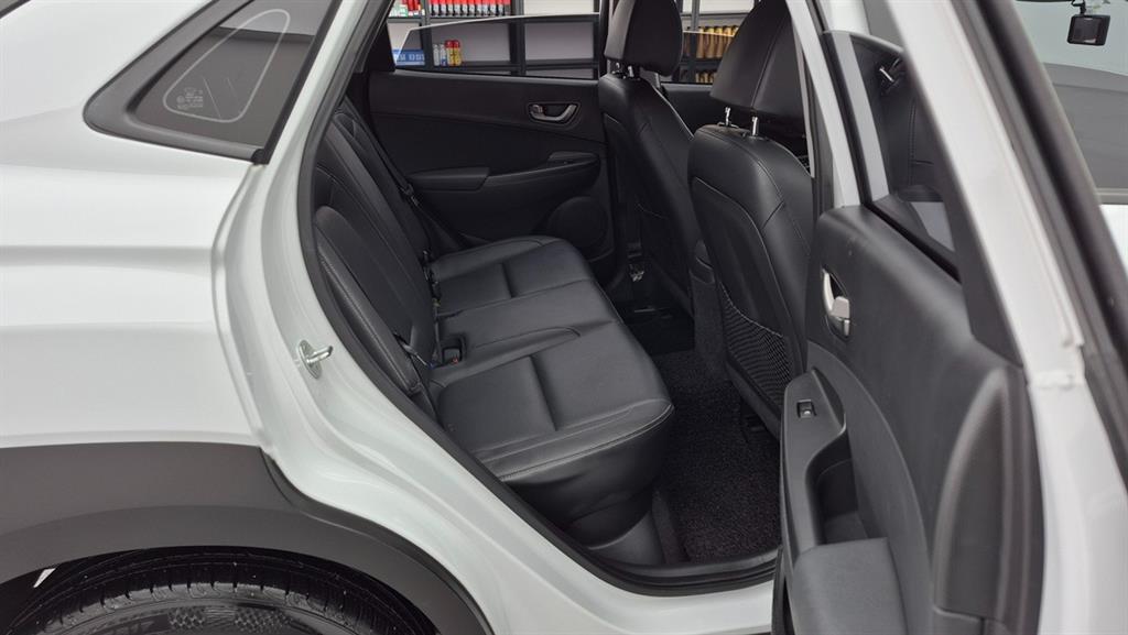 HYUNDAI Kona - Vista 7