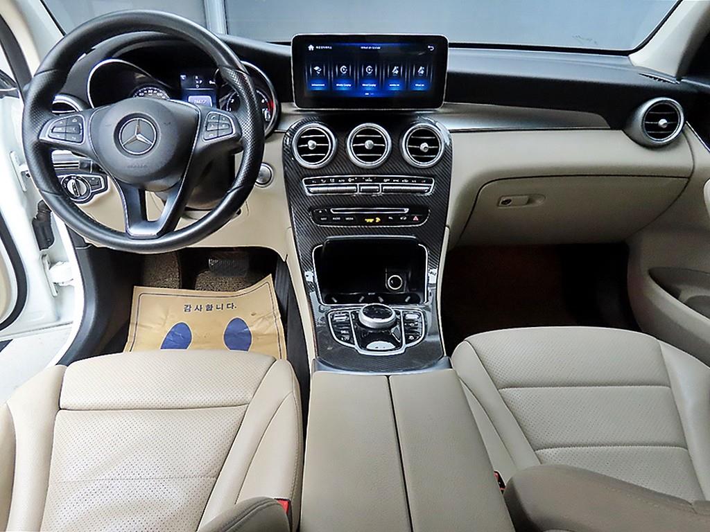 Mercedes Benz GLC Class - Vista 7