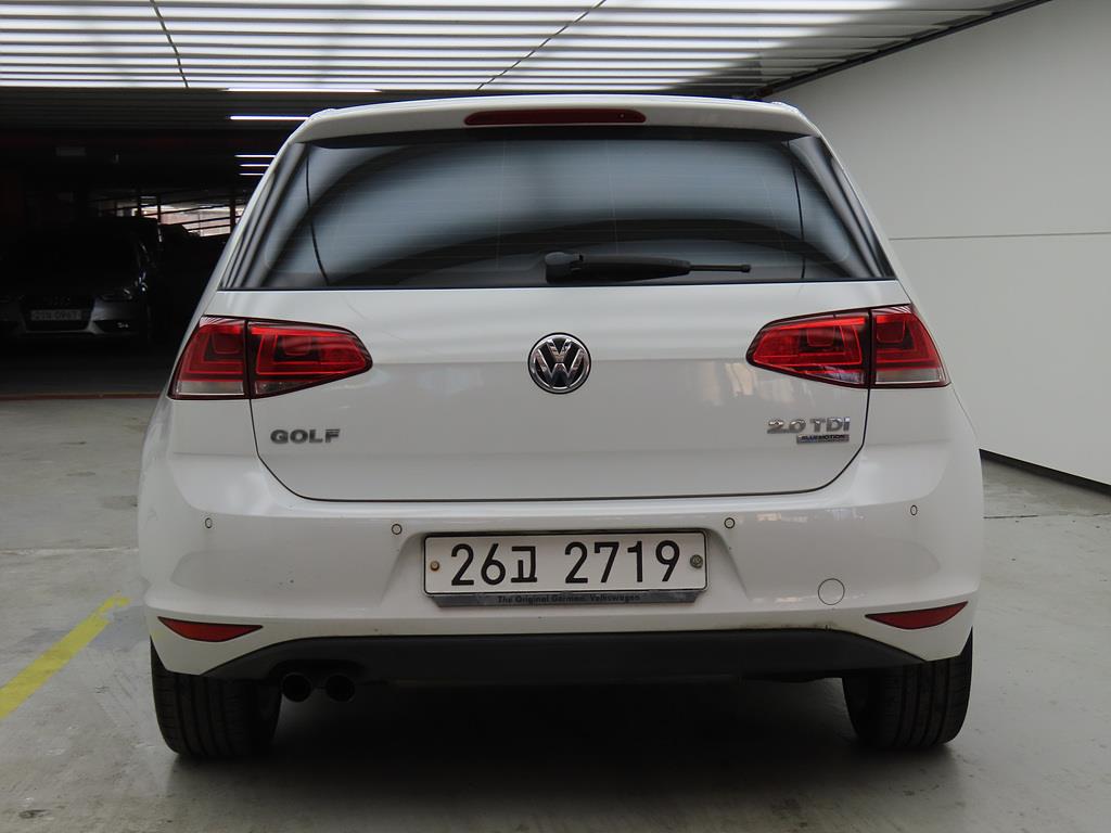 Volkswagen Golf - Vista 4
