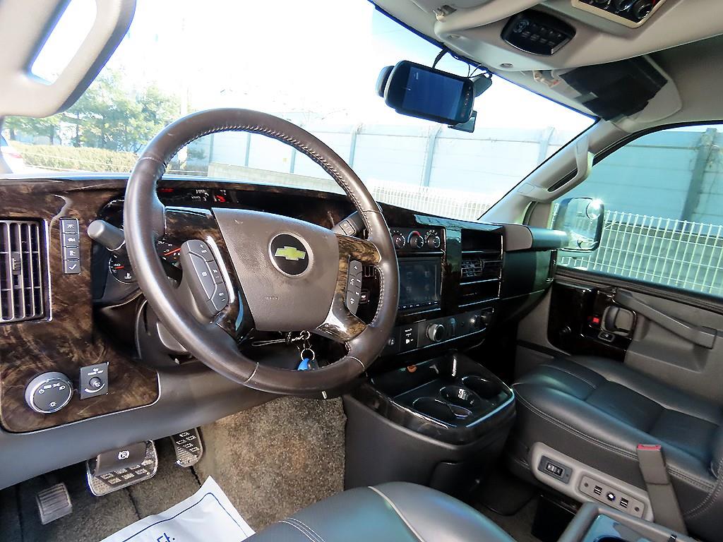 Chevrolet Express van - Vista 8
