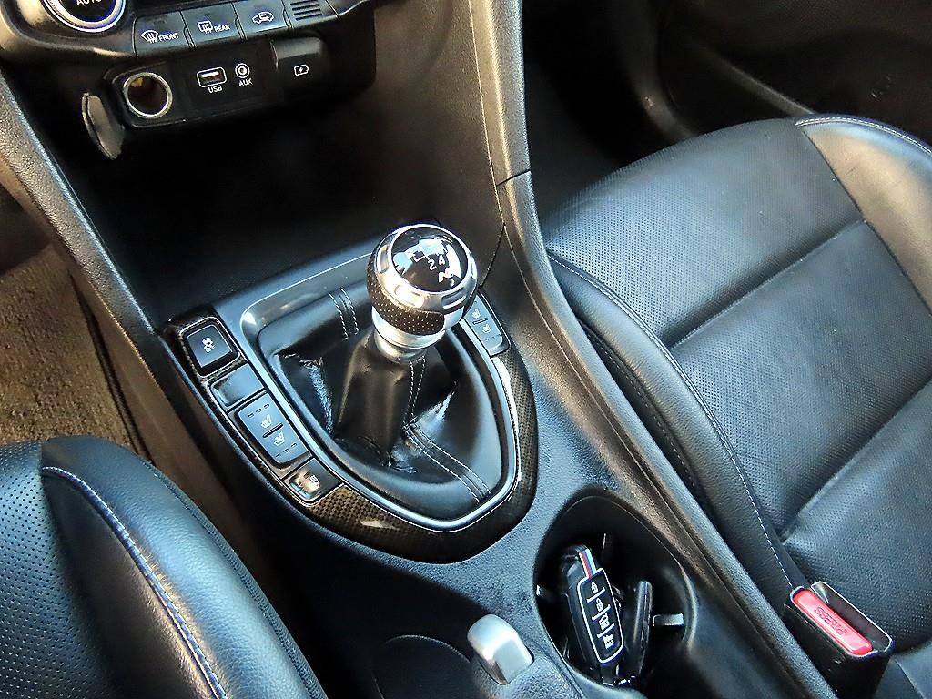 HYUNDAI Veloster - Vista 11