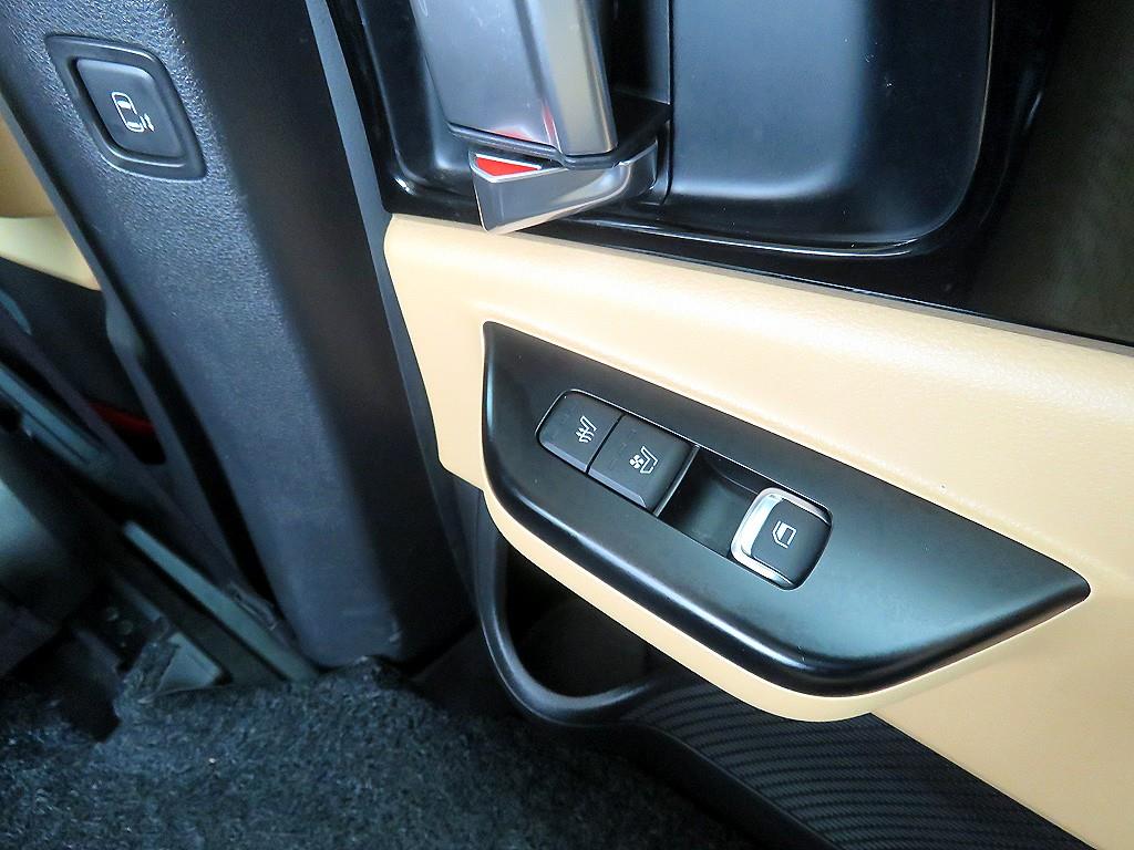 KIA Carnival - Vista 10