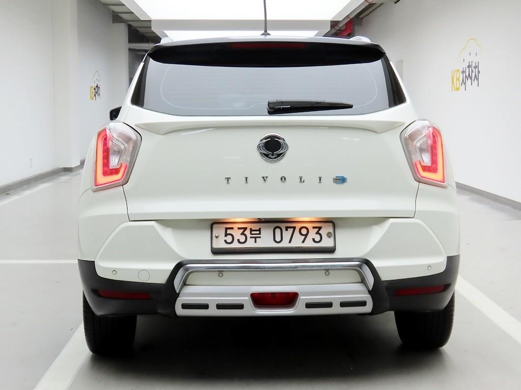 Ssangyong Tivoli - Vista 3