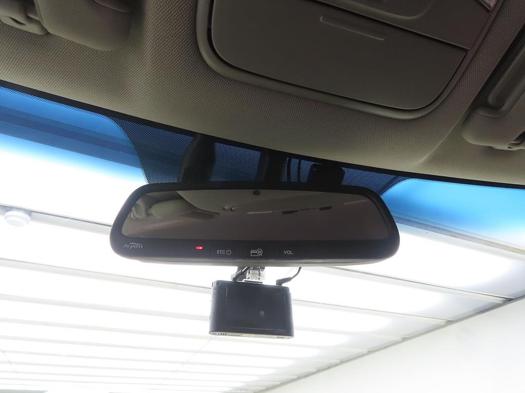 KIA Carnival - Vista 12