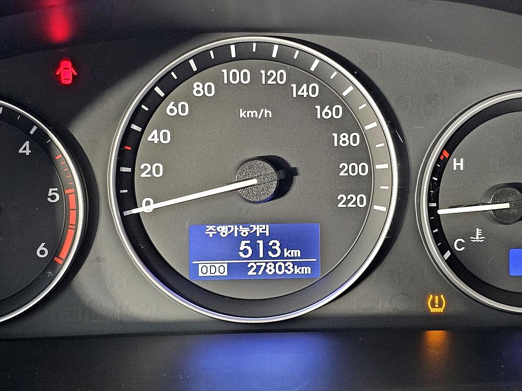 HYUNDAI Starex - Vista 7