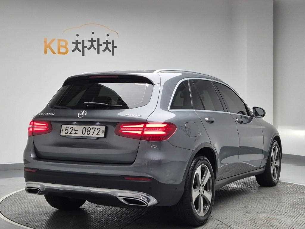 Mercedes Benz GLC Class - Vista 3