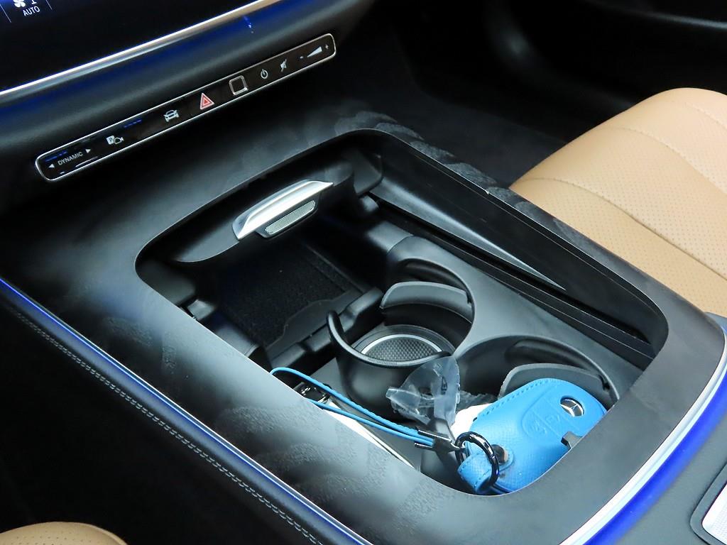 Mercedes Benz E class - Vista 10