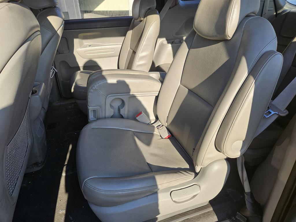 KIA Carnival 2015 Amarillo - Importación desde Corea - HF Imports Iquique - Foto 13