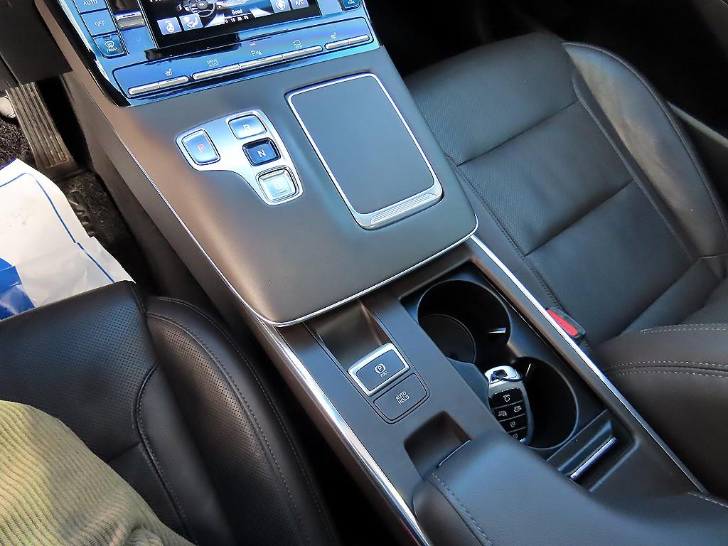 HYUNDAI Grandeur - Vista 10