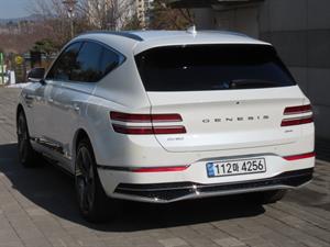 Genesis GV80 - Vista 8