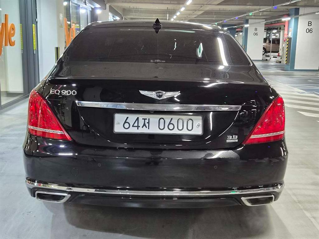 Genesis EQ900 - Vista 5