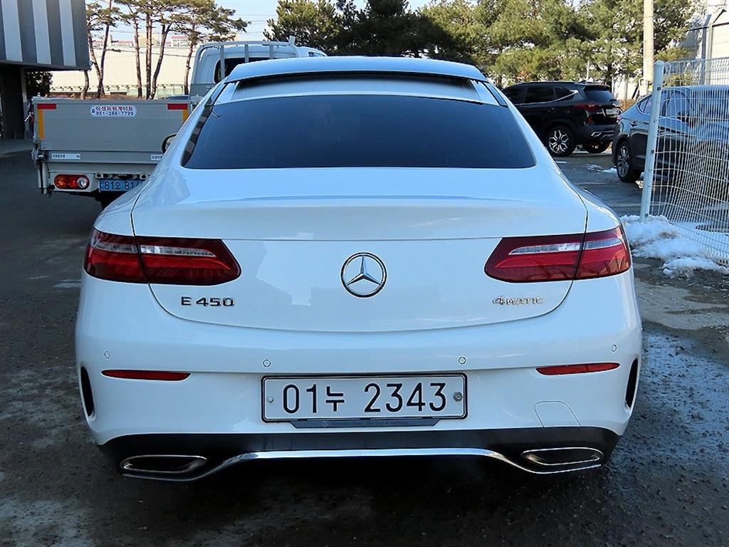 Mercedes Benz E class - Vista 4