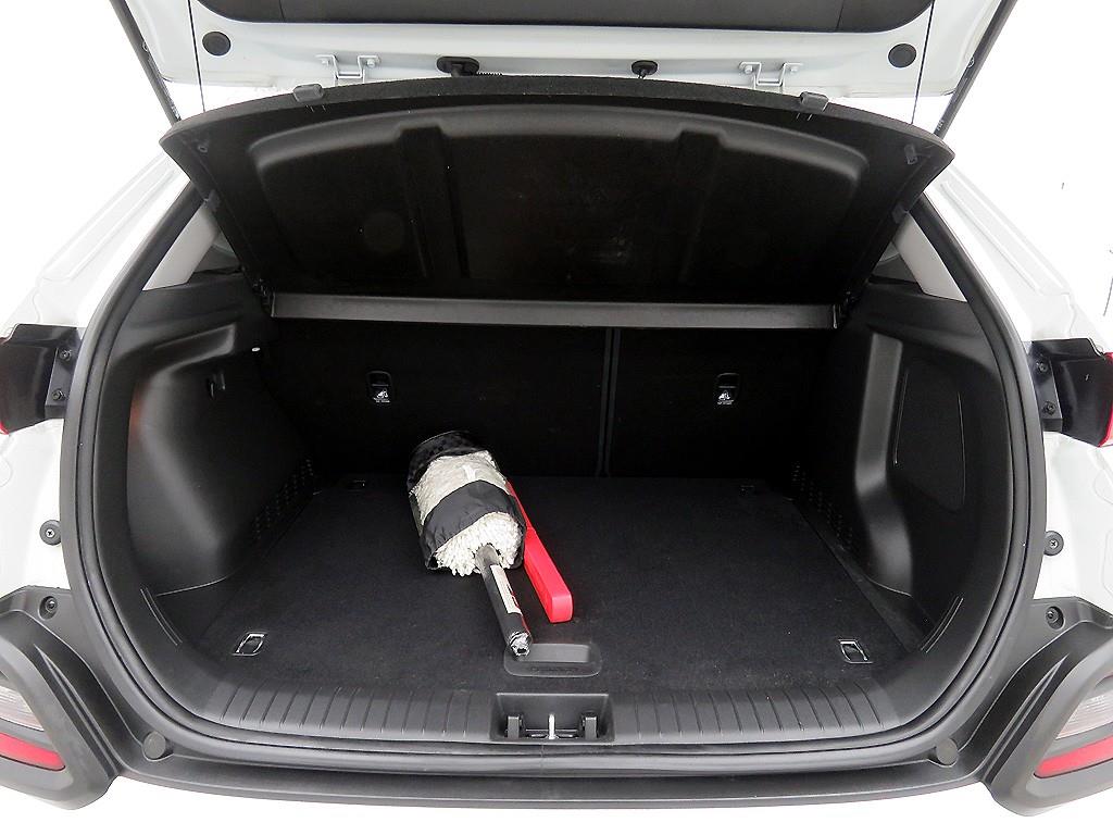 HYUNDAI Kona - Vista 5