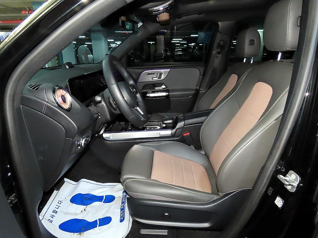 Mercedes Benz EQB - Vista 6