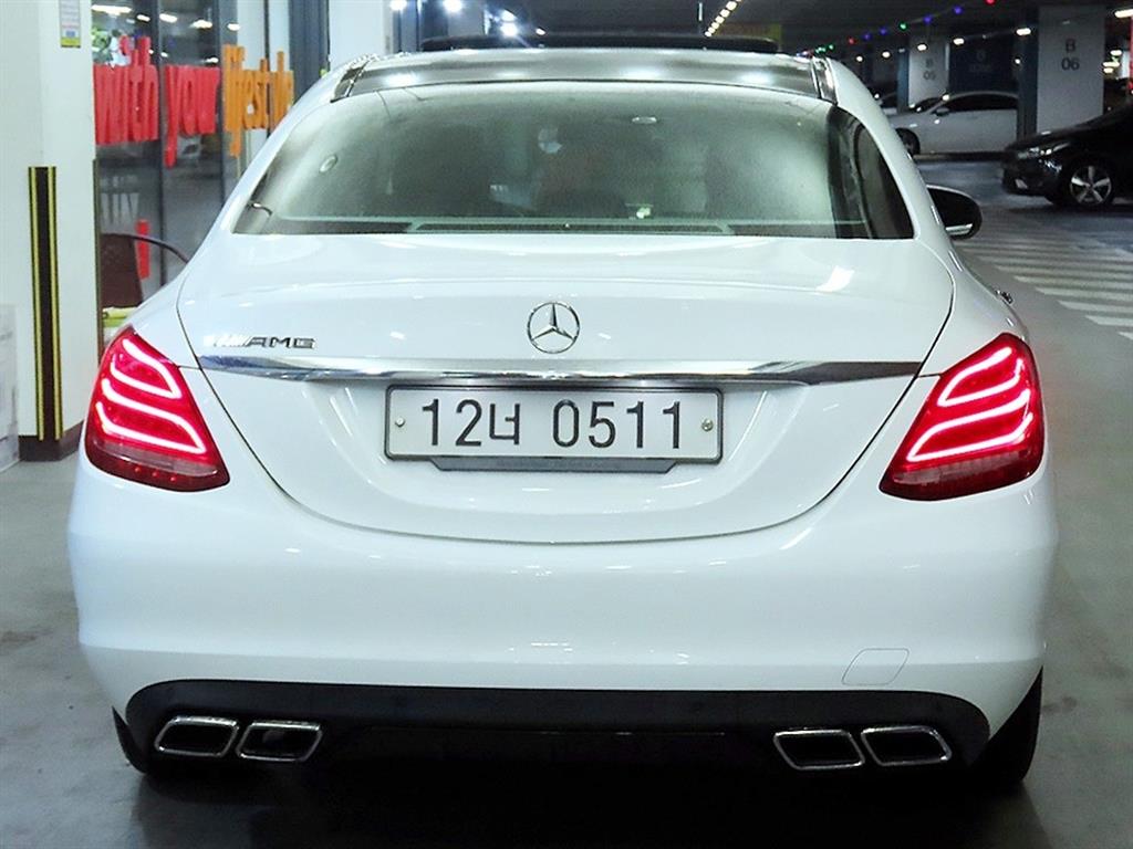 Mercedes Benz C Class - Vista 5