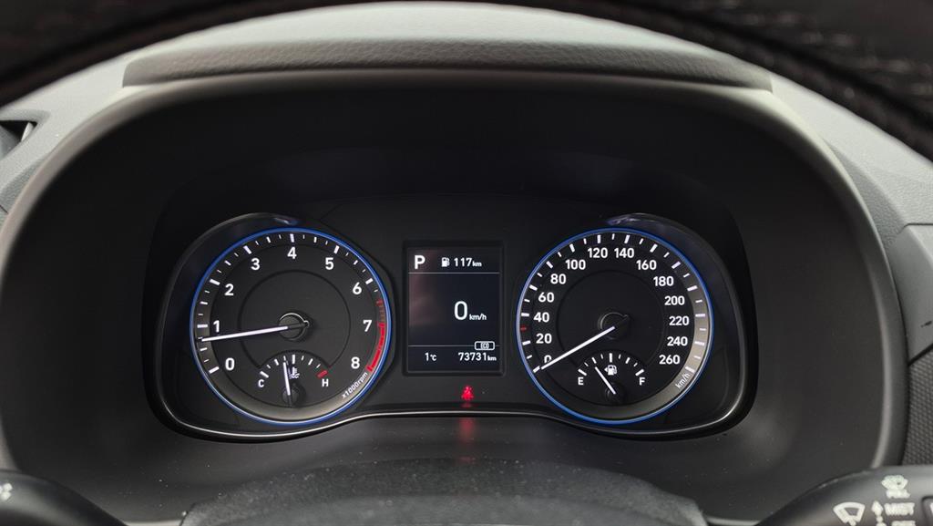 HYUNDAI Kona - Vista 10