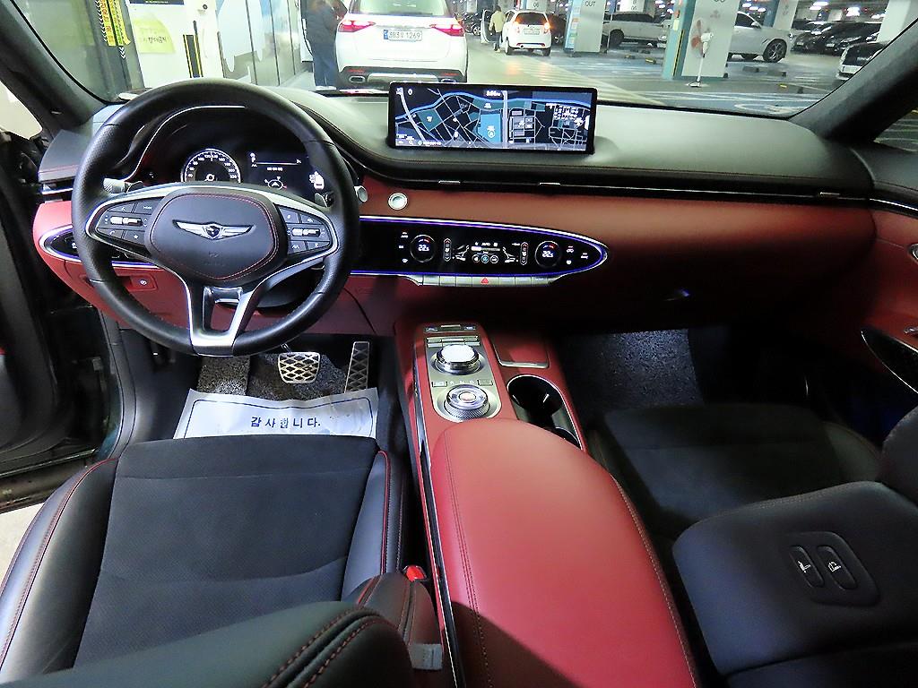 Genesis GV70 - Vista 10