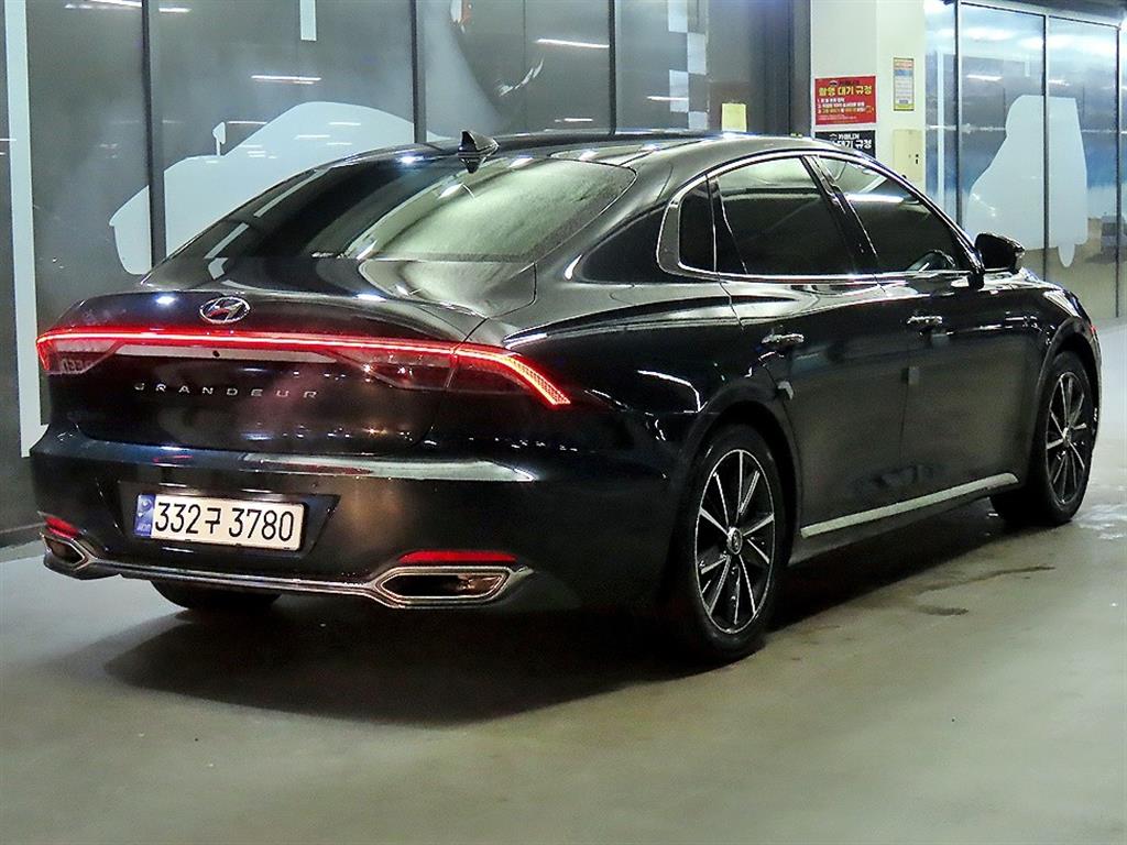 HYUNDAI Grandeur - Vista 4