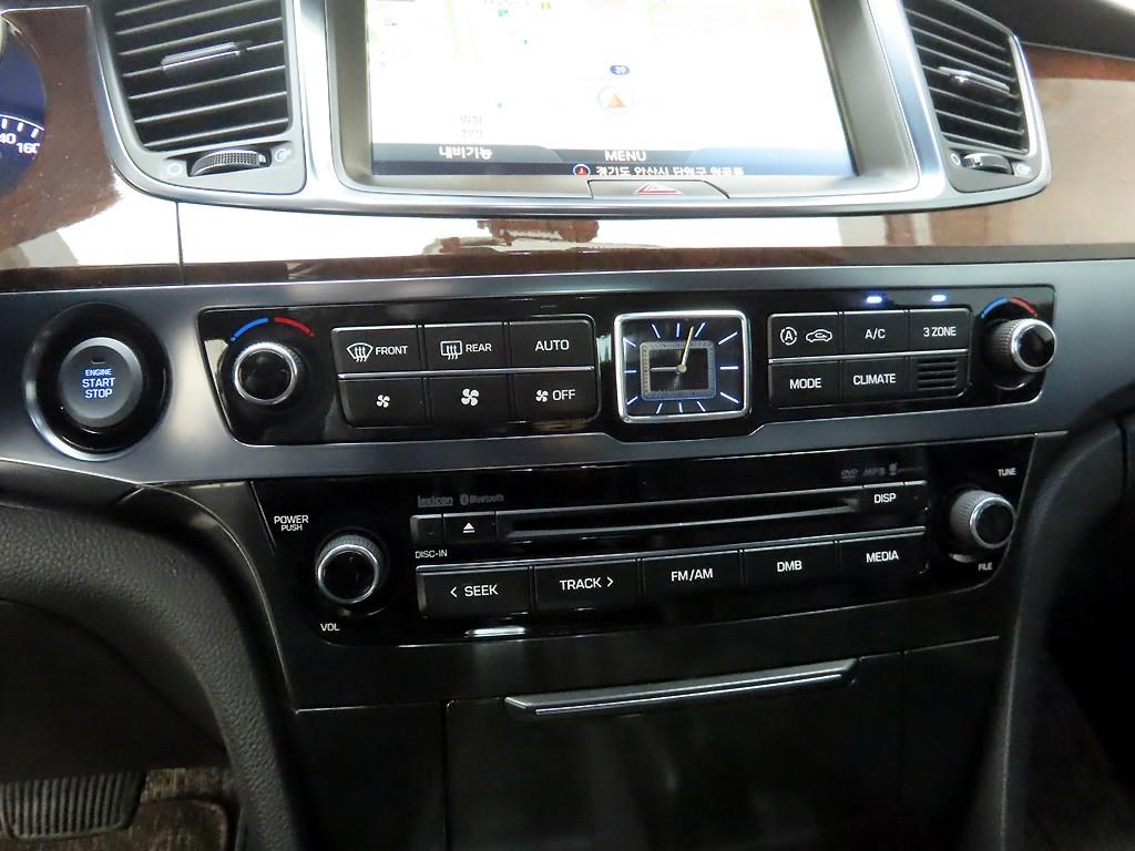 HYUNDAI Equus - Vista 9