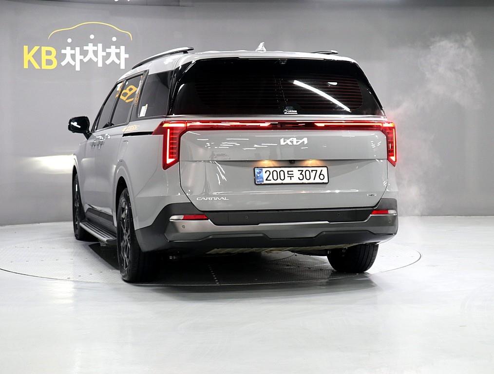 KIA Carnival - Vista 4