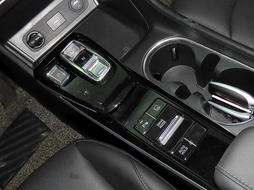 HYUNDAI Sonata - Vista 12