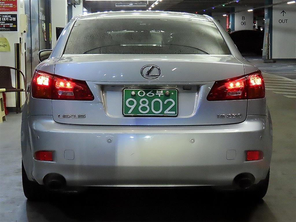 Lexus IS - Vista 5