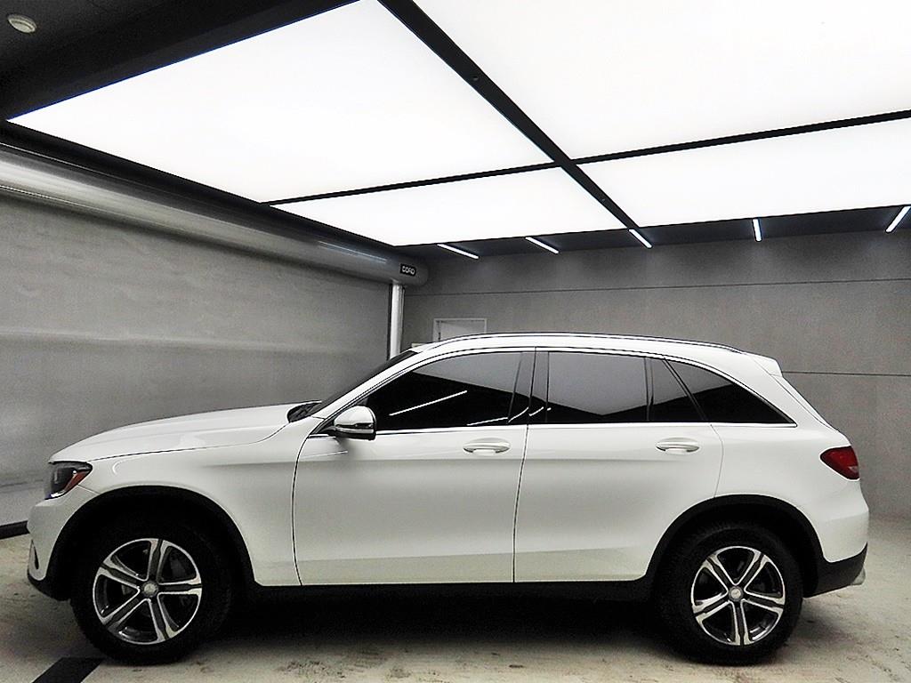 Mercedes Benz GLC Class - Vista 4