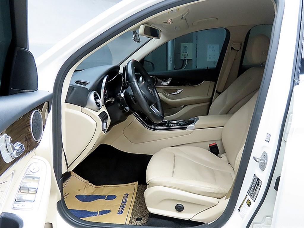 Mercedes Benz GLC Class - Vista 5