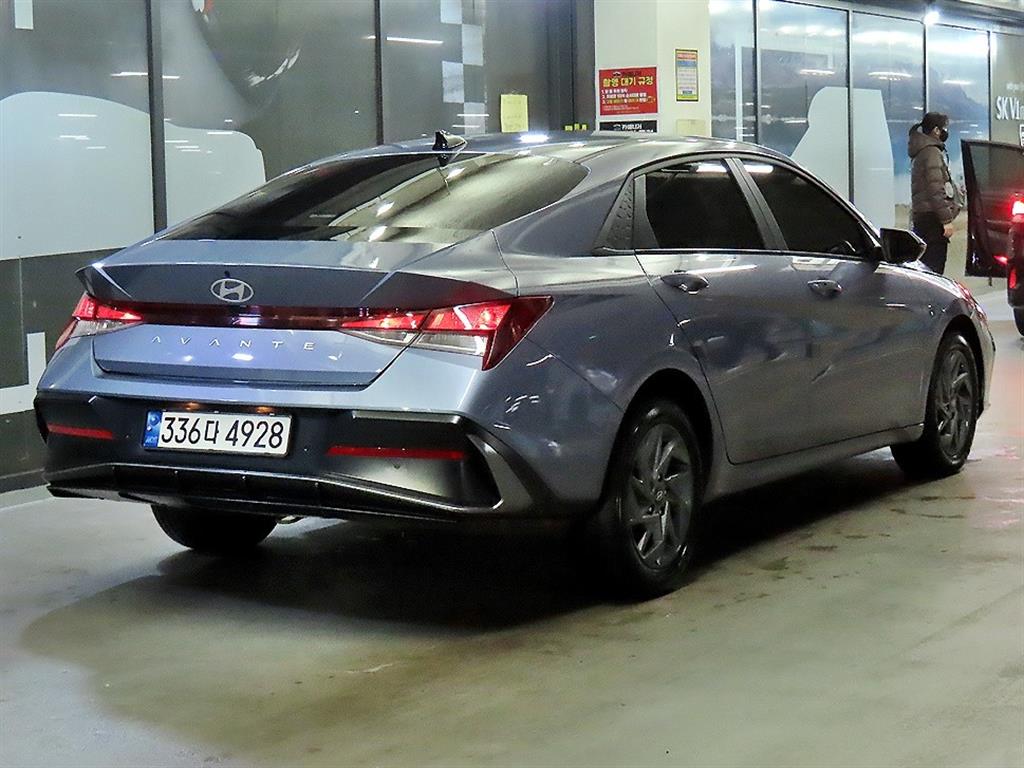 HYUNDAI Avante - Vista 4