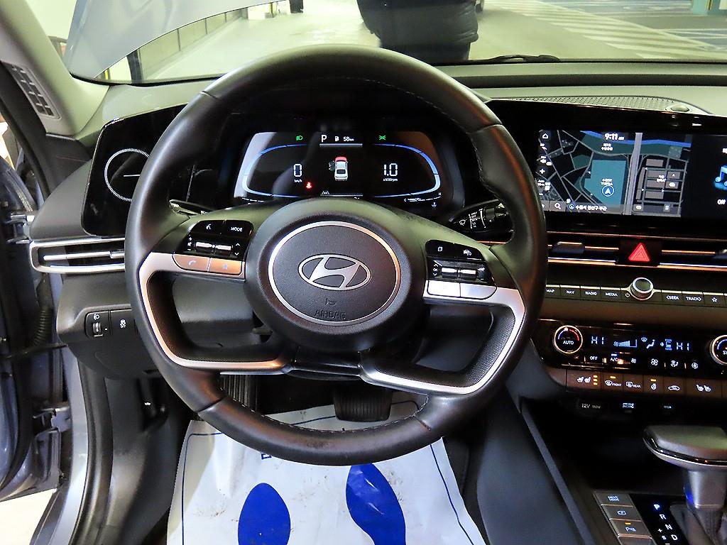 HYUNDAI Avante - Vista 8