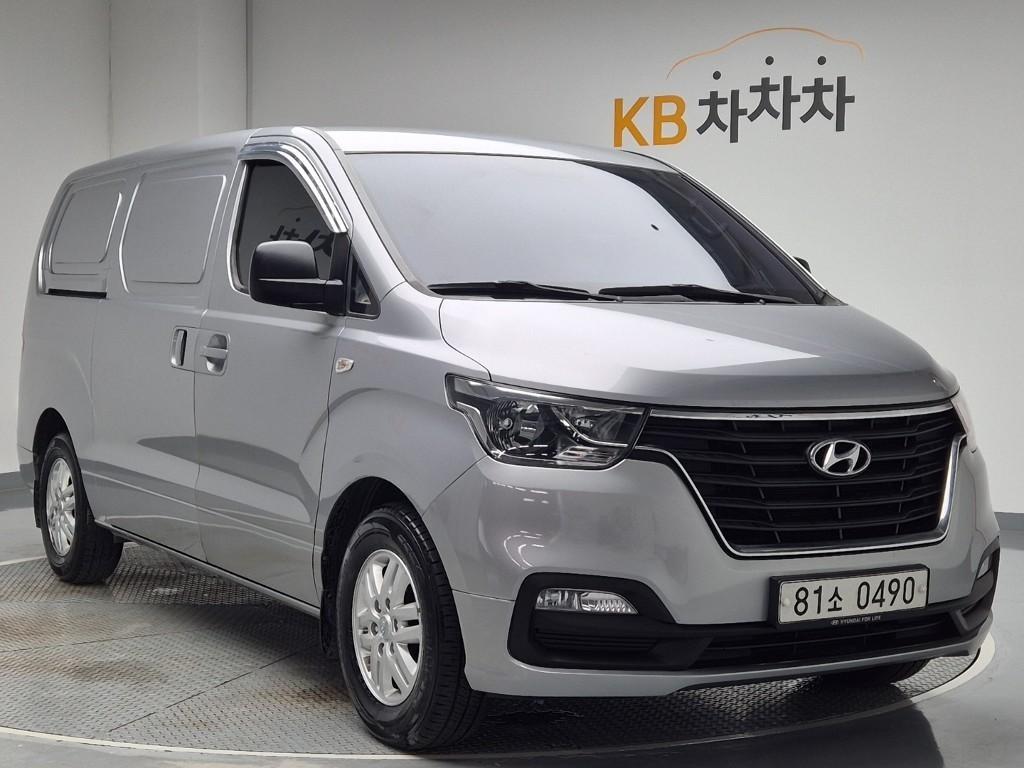 HYUNDAI Starex - Vista 4