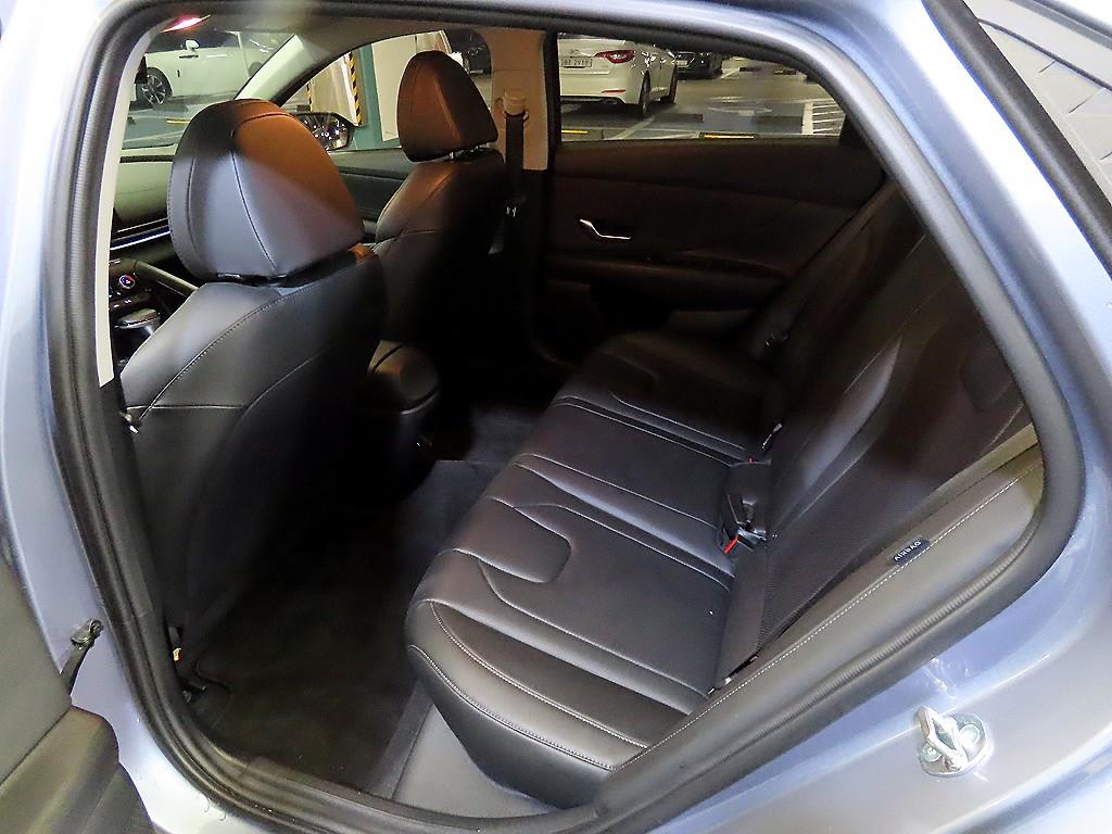 HYUNDAI Avante - Vista 7