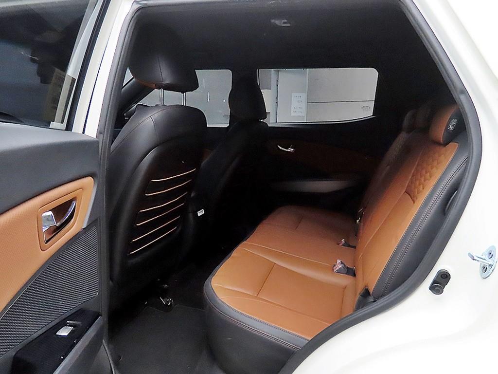 Ssangyong Tivoli - Vista 6