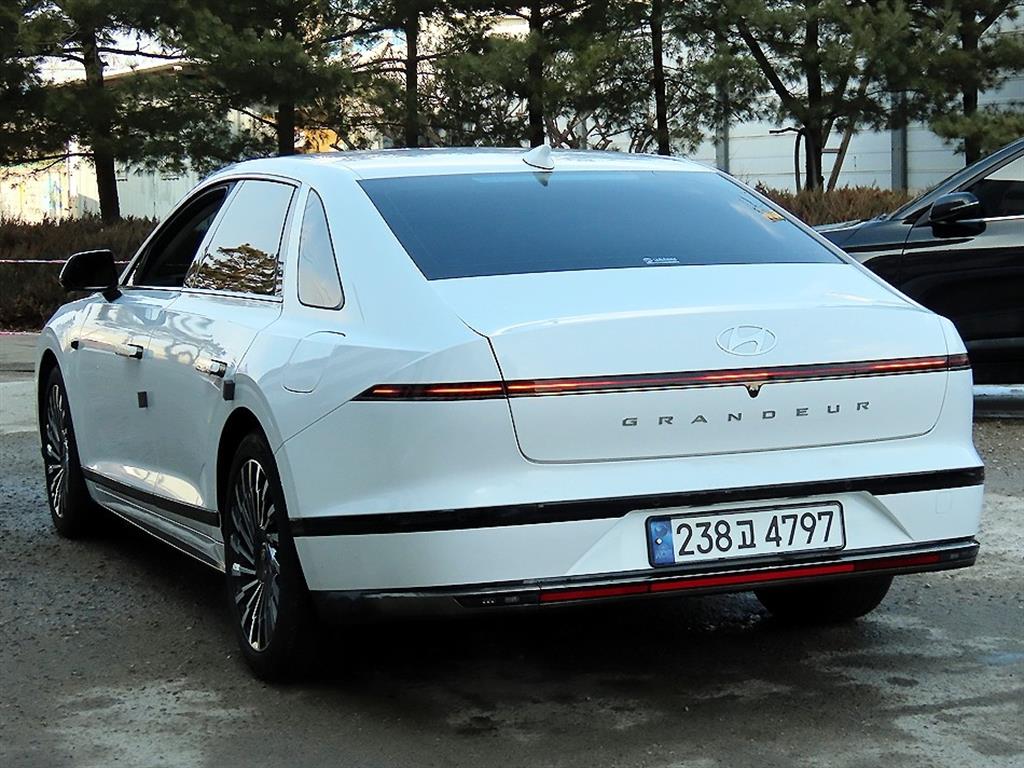 HYUNDAI Grandeur - Vista 3