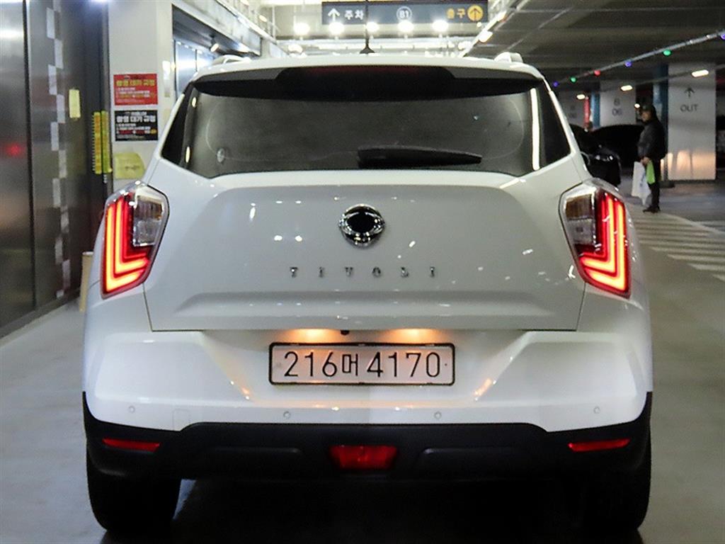 Ssangyong Tivoli - Vista 5