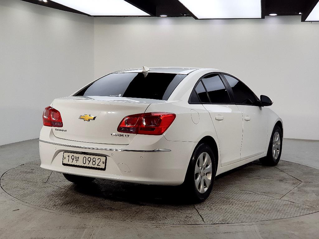 Chevrolet Cruise - Vista 4