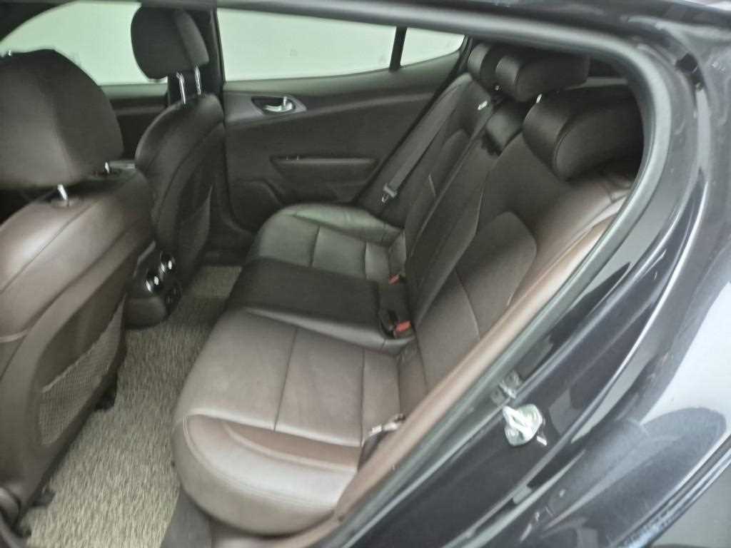 KIA Stinger - Vista 12