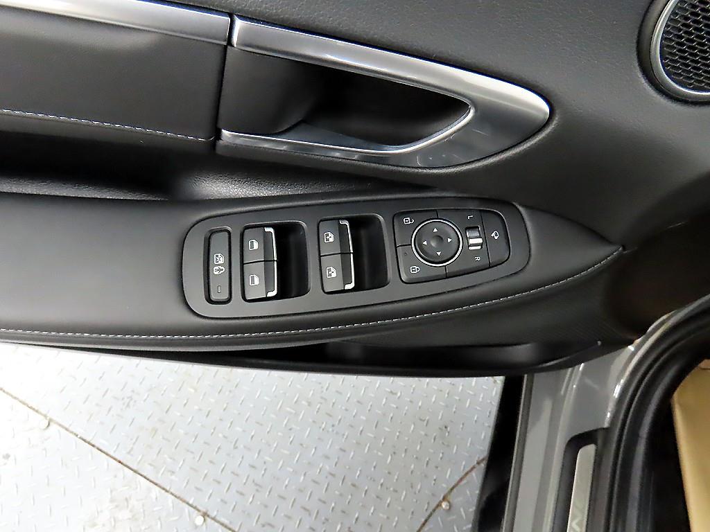 HYUNDAI Sonata - Vista 11