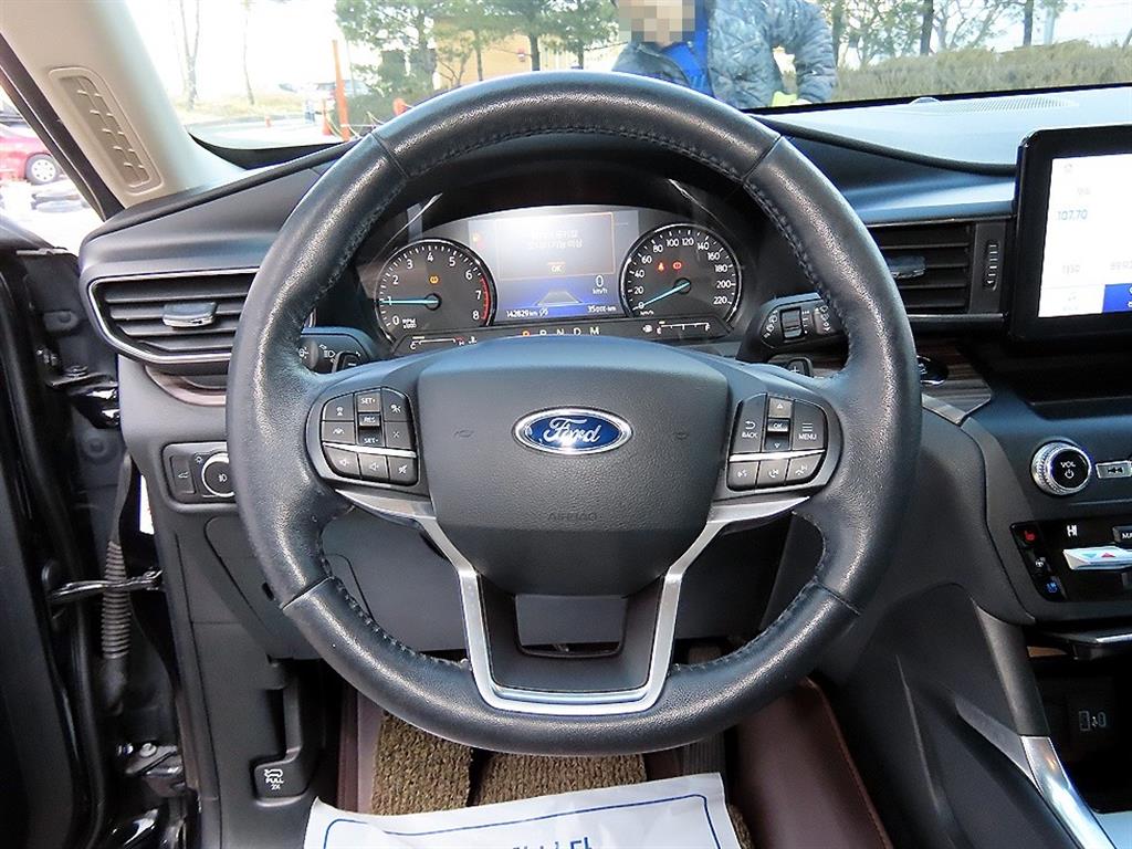 Ford Explorer - Vista 8