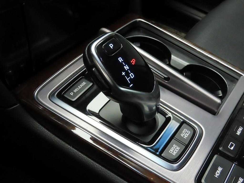 HYUNDAI Equus - Vista 10